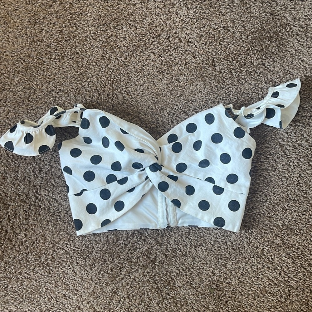 Chicways Off the shoulder black and white crop top